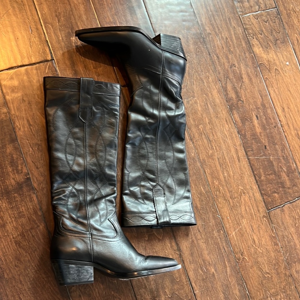 Black leather cowboy boots